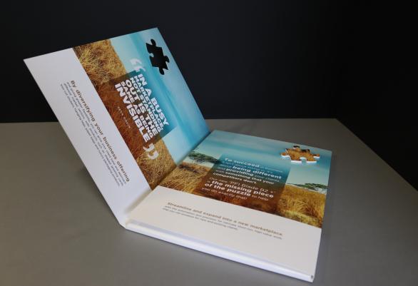 Digital cutting table