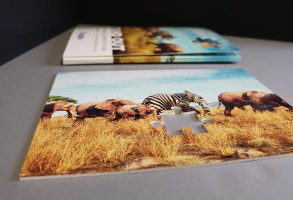 Digital cutting table